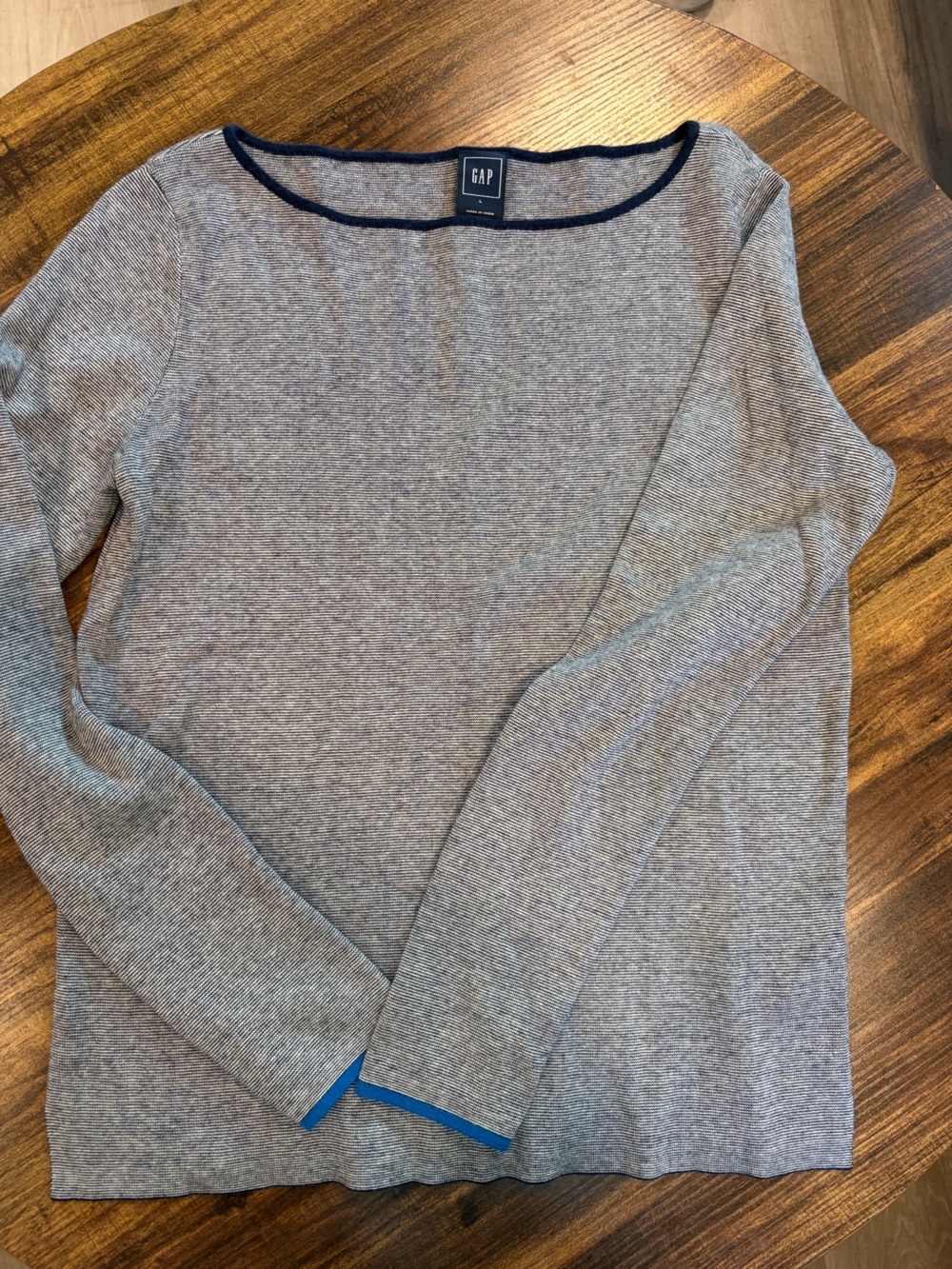 GAP Navy Trim Heather Gray Ribbed Top